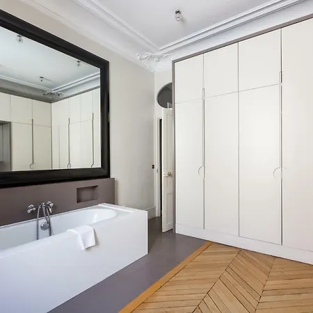 Veeve - Geometric Beauty Apartment